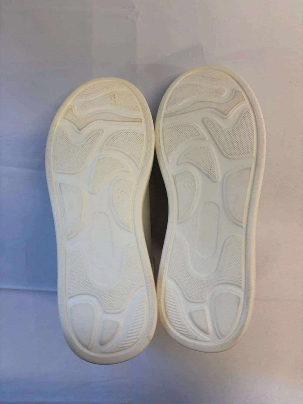 Steve Madden Zolla Sneakers - Picture 4 of 6
